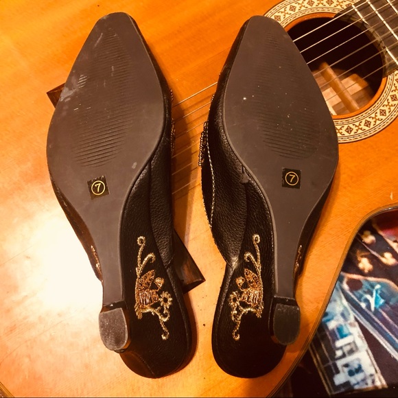 🌹Beautiful JohnFashion Embroidered, Beaded Slides - Picture 10 of 14